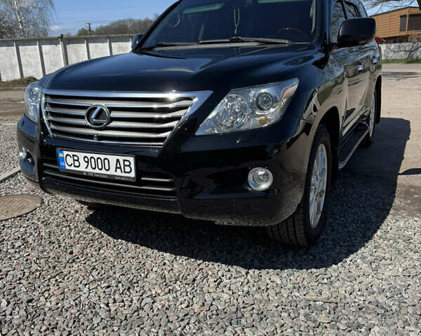 Черный Лексус ЛХ, объемом двигателя 5.7 л и пробегом 207 тыс. км за 25900 $, фото 1 на Automoto.ua