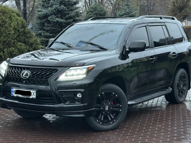 Чорний Лексус ЛХ, об'ємом двигуна 5.7 л та пробігом 262 тис. км за 19999 $, фото 1 на Automoto.ua