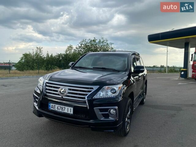 Черный Лексус ЛХ, объемом двигателя 5.66 л и пробегом 420 тыс. км за 27900 $, фото 1 на Automoto.ua
