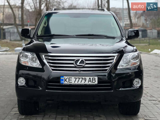 Черный Лексус ЛХ, объемом двигателя 5.66 л и пробегом 165 тыс. км за 29900 $, фото 1 на Automoto.ua