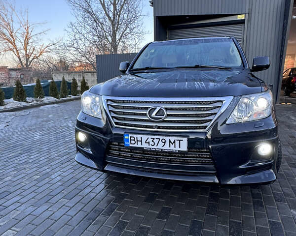 Чорний Лексус ЛХ, об'ємом двигуна 5.66 л та пробігом 80 тис. км за 57000 $, фото 1 на Automoto.ua