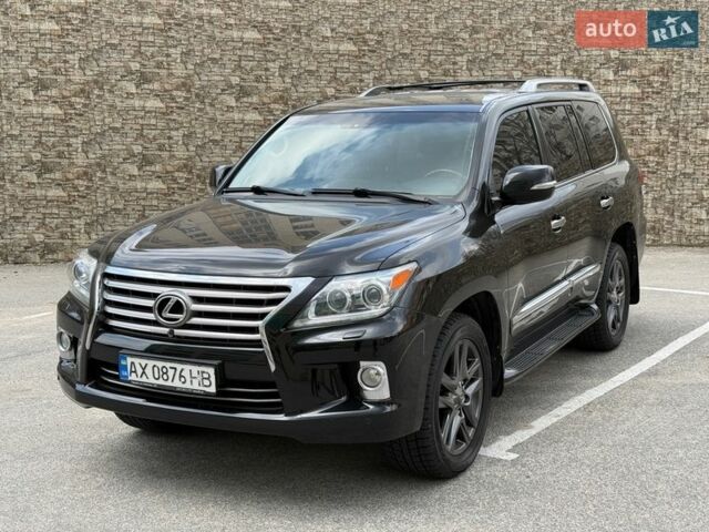 Черный Лексус ЛХ, объемом двигателя 5.66 л и пробегом 262 тыс. км за 37900 $, фото 1 на Automoto.ua