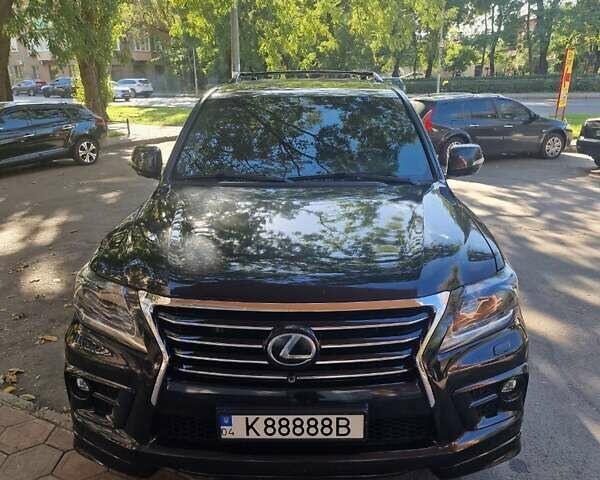 Черный Лексус ЛХ, объемом двигателя 5.7 л и пробегом 185 тыс. км за 40099 $, фото 1 на Automoto.ua