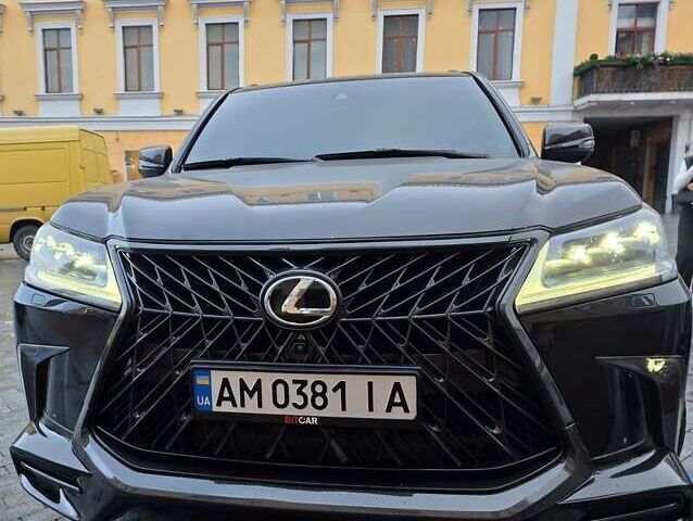 Черный Лексус ЛХ, объемом двигателя 4.46 л и пробегом 200 тыс. км за 53000 $, фото 1 на Automoto.ua