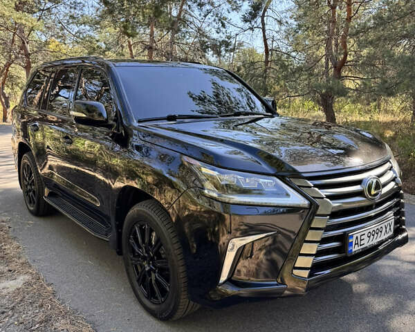 Чорний Лексус ЛХ, об'ємом двигуна 4.5 л та пробігом 175 тис. км за 63000 $, фото 1 на Automoto.ua