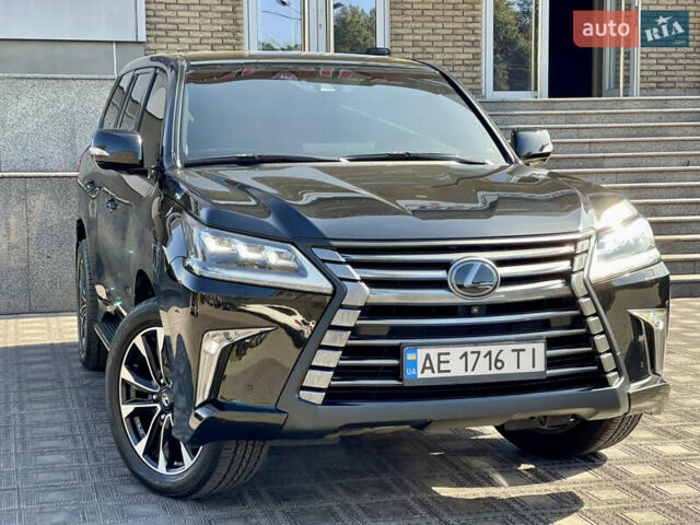 Чорний Лексус ЛХ, об'ємом двигуна 4.46 л та пробігом 170 тис. км за 63500 $, фото 1 на Automoto.ua