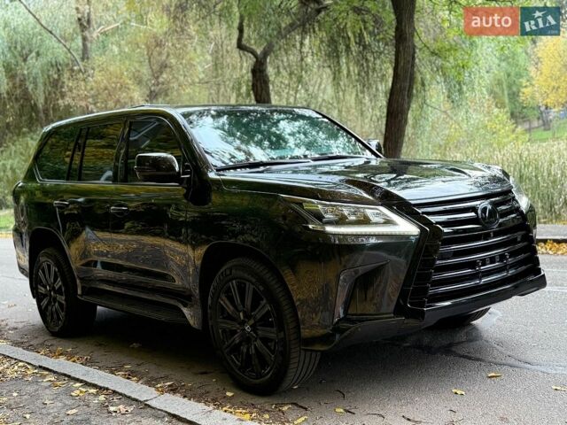 Черный Лексус ЛХ, объемом двигателя 4.46 л и пробегом 30 тыс. км за 192000 $, фото 1 на Automoto.ua