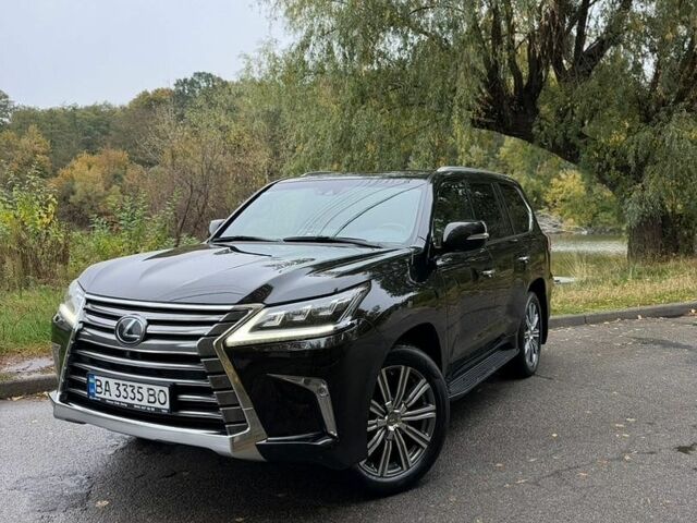 Черный Лексус ЛХ, объемом двигателя 5.66 л и пробегом 158 тыс. км за 65000 $, фото 1 на Automoto.ua