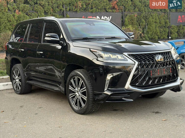 Черный Лексус ЛХ, объемом двигателя 5.7 л и пробегом 37 тыс. км за 170000 $, фото 1 на Automoto.ua