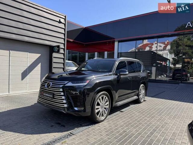 Черный Лексус ЛХ, объемом двигателя 3.45 л и пробегом 35 тыс. км за 132900 $, фото 1 на Automoto.ua
