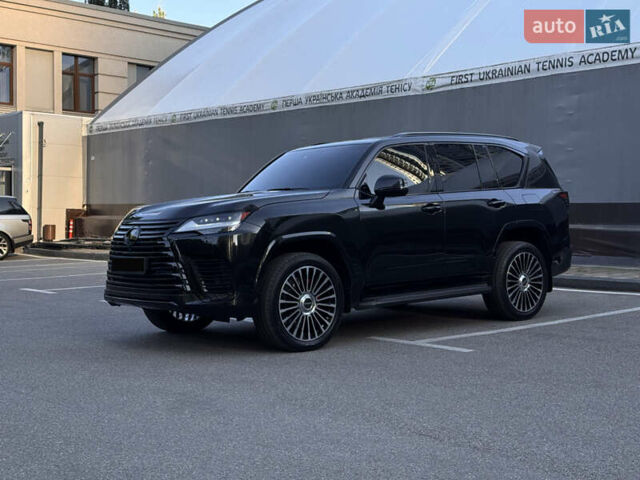Черный Лексус ЛХ, объемом двигателя 3.35 л и пробегом 34 тыс. км за 128500 $, фото 1 на Automoto.ua