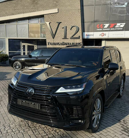 Чорний Лексус ЛХ, об'ємом двигуна 3.5 л та пробігом 27 тис. км за 138500 $, фото 1 на Automoto.ua