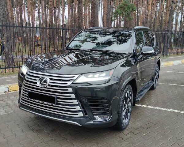 Черный Лексус ЛХ, объемом двигателя 3.35 л и пробегом 94 тыс. км за 113000 $, фото 1 на Automoto.ua