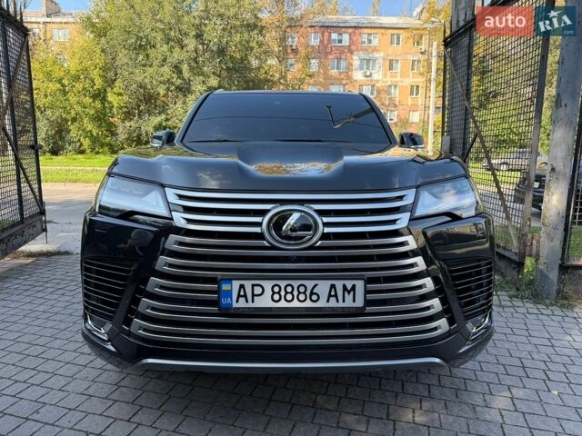 Черный Лексус ЛХ, объемом двигателя 3.35 л и пробегом 67 тыс. км за 116000 $, фото 1 на Automoto.ua