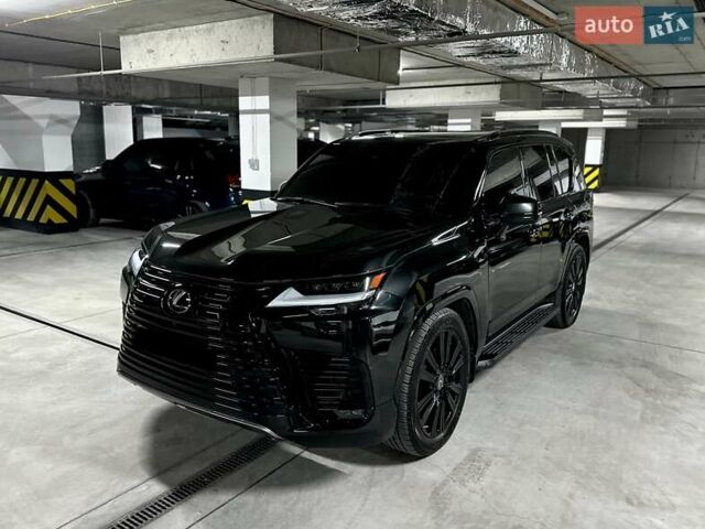 Черный Лексус ЛХ, объемом двигателя 3.45 л и пробегом 26 тыс. км за 137000 $, фото 1 на Automoto.ua