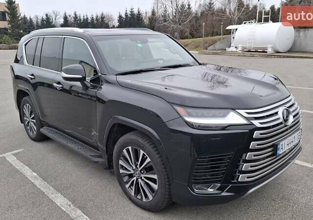 Черный Лексус ЛХ, объемом двигателя 3.35 л и пробегом 55 тыс. км за 107000 $, фото 1 на Automoto.ua