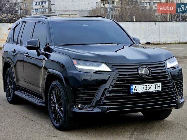 Чорний Лексус ЛХ, об'ємом двигуна 3.35 л та пробігом 23 тис. км за 139000 $, фото 1 на Automoto.ua