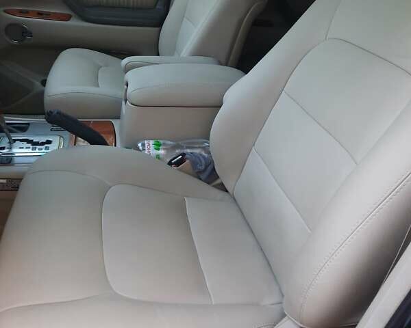 Лексус ЛХ, объемом двигателя 4.66 л и пробегом 300 тыс. км за 15000 $, фото 1 на Automoto.ua