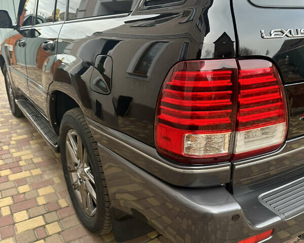 Лексус ЛХ, объемом двигателя 0 л и пробегом 310 тыс. км за 13500 $, фото 1 на Automoto.ua