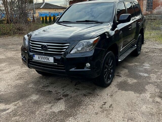 Лексус ЛХ, объемом двигателя 5.7 л и пробегом 300 тыс. км за 24000 $, фото 1 на Automoto.ua