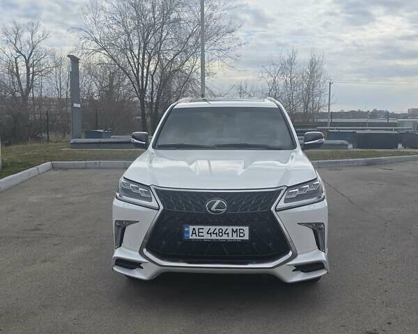 Лексус ЛХ, об'ємом двигуна 5.7 л та пробігом 190 тис. км за 61000 $, фото 1 на Automoto.ua
