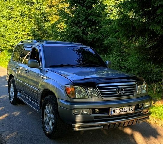 Серый Лексус ЛХ, объемом двигателя 4.7 л и пробегом 350 тыс. км за 11800 $, фото 1 на Automoto.ua