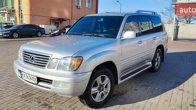 Серый Лексус ЛХ, объемом двигателя 4.67 л и пробегом 258 тыс. км за 19000 $, фото 1 на Automoto.ua