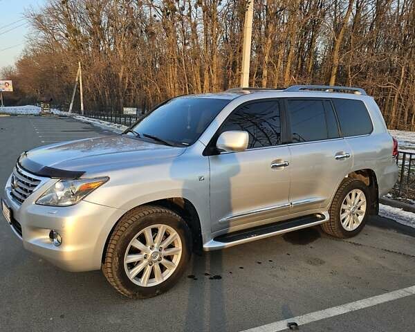 Сірий Лексус ЛХ, об'ємом двигуна 5.66 л та пробігом 325 тис. км за 24900 $, фото 1 на Automoto.ua