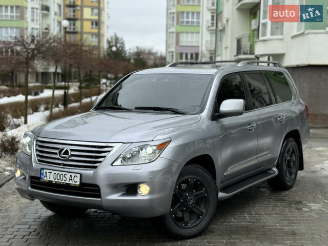 Сірий Лексус ЛХ, об'ємом двигуна 5.7 л та пробігом 305 тис. км за 22999 $, фото 1 на Automoto.ua