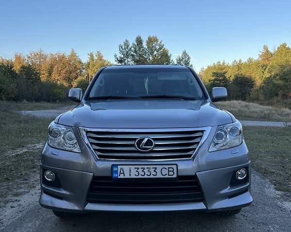 Сірий Лексус ЛХ, об'ємом двигуна 5.66 л та пробігом 163 тис. км за 30500 $, фото 1 на Automoto.ua