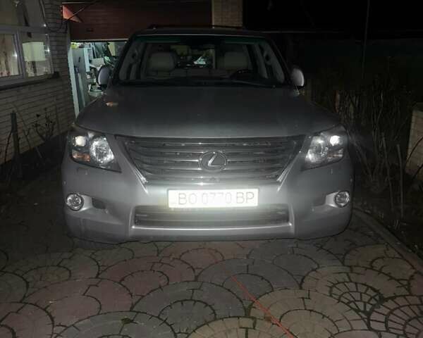 Серый Лексус ЛХ, объемом двигателя 5.66 л и пробегом 172 тыс. км за 35000 $, фото 1 на Automoto.ua