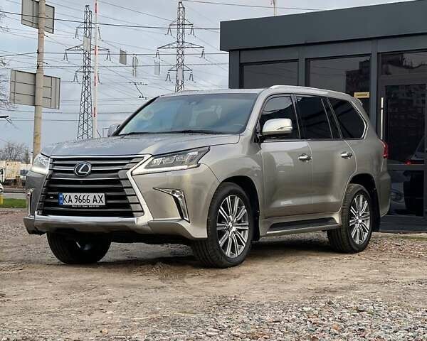 Серый Лексус ЛХ, объемом двигателя 5.66 л и пробегом 230 тыс. км за 54999 $, фото 1 на Automoto.ua