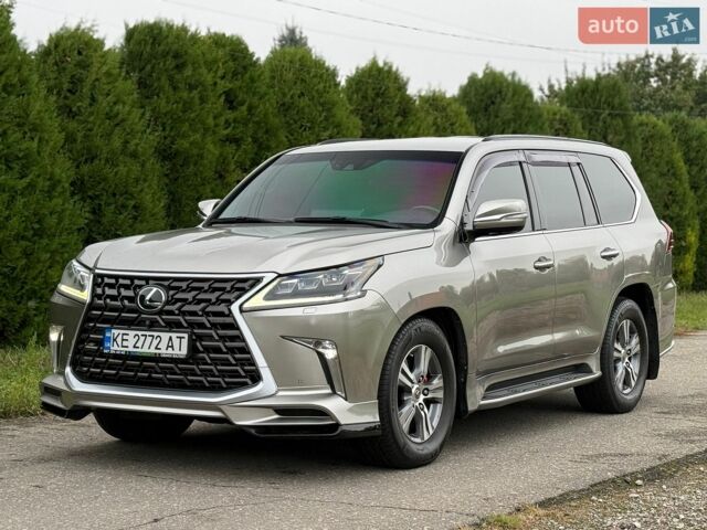 Сірий Лексус ЛХ, об'ємом двигуна 4.5 л та пробігом 228 тис. км за 49500 $, фото 1 на Automoto.ua