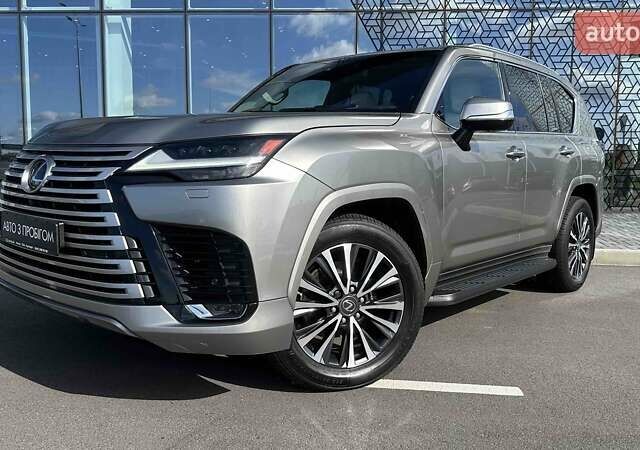 Лексус ЛХ 2022 в Киеве на Automoto.ua Серый Лексус ЛХ, объемом двигателя 3.35 л и пробегом 105 тыс. км за 109626 $, фото 1 на Automoto.ua