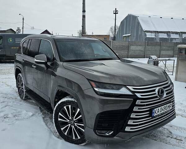 Сірий Лексус ЛХ, об'ємом двигуна 3.5 л та пробігом 30 тис. км за 120000 $, фото 1 на Automoto.ua