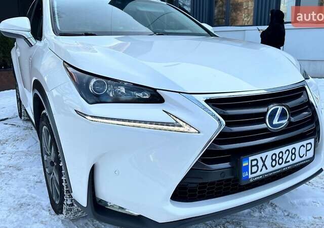 Білий Лексус НХ, об'ємом двигуна 2.49 л та пробігом 185 тис. км за 22300 $, фото 1 на Automoto.ua