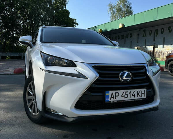 Білий Лексус НХ, об'ємом двигуна 2.49 л та пробігом 142 тис. км за 26500 $, фото 1 на Automoto.ua