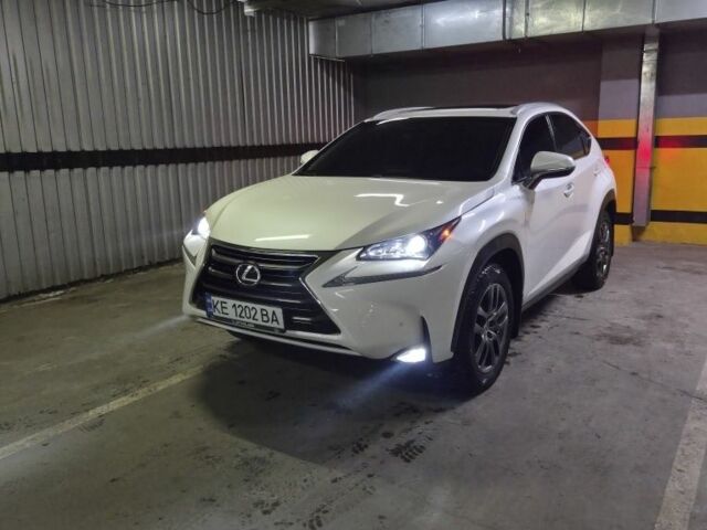 Білий Лексус НХ, об'ємом двигуна 2 л та пробігом 99 тис. км за 25500 $, фото 1 на Automoto.ua