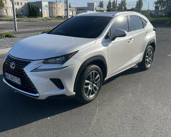 Білий Лексус НХ, об'ємом двигуна 2 л та пробігом 160 тис. км за 24999 $, фото 1 на Automoto.ua
