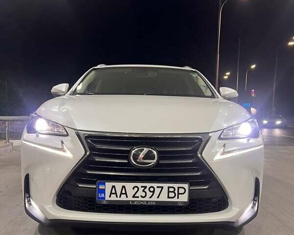 Белый Лексус НХ, объемом двигателя 2 л и пробегом 128 тыс. км за 23000 $, фото 1 на Automoto.ua