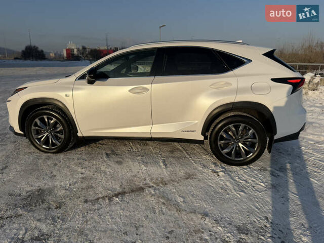 Белый Лексус НХ, объемом двигателя 2.49 л и пробегом 115 тыс. км за 35000 $, фото 1 на Automoto.ua