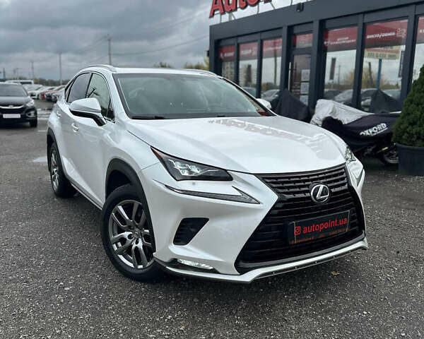 Білий Лексус НХ, об'ємом двигуна 2 л та пробігом 126 тис. км за 24500 $, фото 1 на Automoto.ua