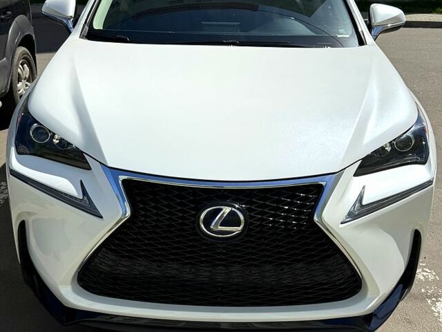 Белый Лексус НХ, объемом двигателя 2 л и пробегом 129 тыс. км за 23900 $, фото 1 на Automoto.ua