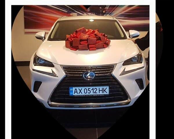 Білий Лексус НХ, об'ємом двигуна 2 л та пробігом 161 тис. км за 28800 $, фото 1 на Automoto.ua