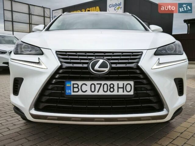 Белый Лексус НХ, объемом двигателя 2 л и пробегом 155 тыс. км за 25500 $, фото 1 на Automoto.ua