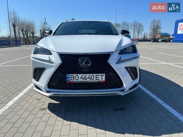 Білий Лексус НХ, об'ємом двигуна 2 л та пробігом 60 тис. км за 28600 $, фото 1 на Automoto.ua