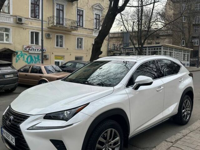 Белый Лексус НХ, объемом двигателя 2 л и пробегом 57 тыс. км за 34999 $, фото 1 на Automoto.ua