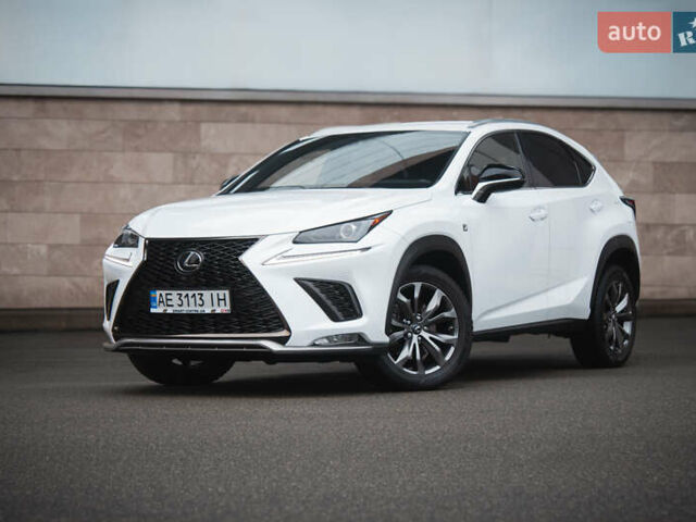 Белый Лексус НХ, объемом двигателя 2 л и пробегом 50 тыс. км за 26700 $, фото 1 на Automoto.ua