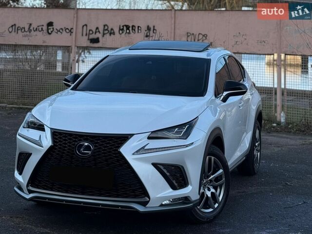 Білий Лексус НХ, об'ємом двигуна 2 л та пробігом 55 тис. км за 33000 $, фото 1 на Automoto.ua