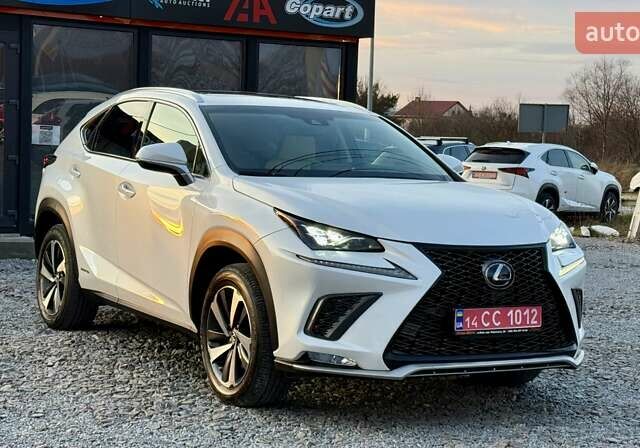 Білий Лексус НХ, об'ємом двигуна 2.5 л та пробігом 65 тис. км за 39500 $, фото 1 на Automoto.ua